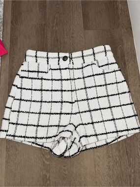 Zara White Plaid Knit High-Waist Shorts